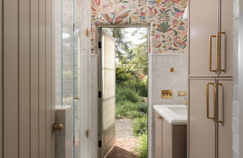 Hedgerow Casa | El Cedro - Luxurious Family Estate with Pool in Charming Montecito