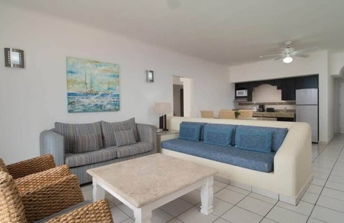 Lomas de Mazatlan Condominio | El Cid Marina Beach Hotel | 1BR King Suite