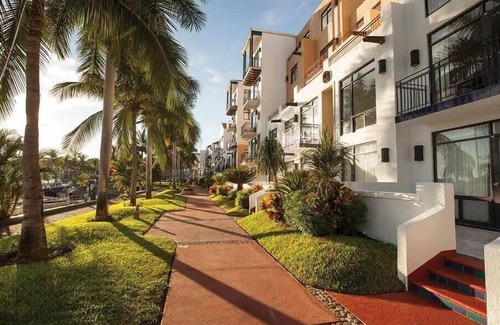 Lomas de Mazatlan Condominio | El Cid Marina Beach Hotel | 1BR King Suite
