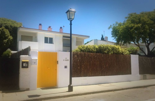 El Puerto de Santa Maria Casa | El Colorin Beachhouse. A completely refurbished home steps away from the beach.