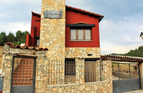 Una Cabaña | Casa el Escalerón 4 | Patio con vistas, chimenea y barbacoa