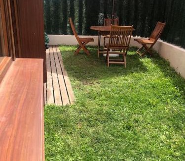 La Portilla Apartamento | El Gurugú, bajo con jardin a 200m de la playa de Barro
