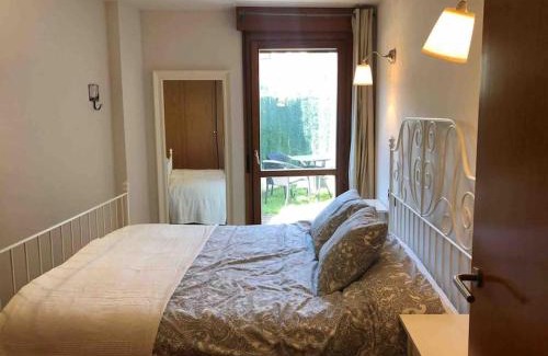 La Portilla Apartamento | El Gurugú, bajo con jardin a 200m de la playa de Barro