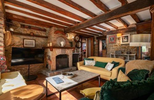 Val De San Vicente Chalet De Esquí | El Jardín Escondido de Helgueras