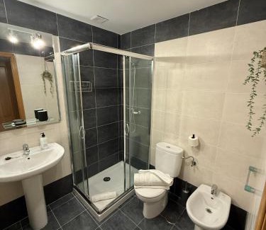 Arenas de Cabrales Apartamento | El Mirador de Charás - Vistas - 6 pax - 2 baños - Wifi - VUT-6773-AS