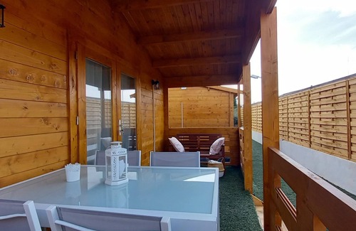 Barrio de la Vega Casa | El Mirador de Santiago. Casa Sierra Nevada. Bungalow de Madera con Piscina