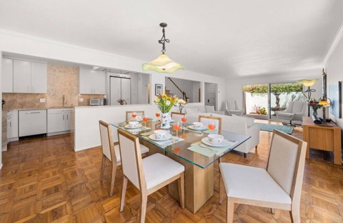 Montecito Apartamento | El Montecito Verde, Walk to Beach and Shops!