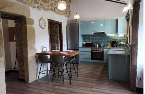 Santa Maria de Cayon Apartamento | El Pajar, rustic apt. & gardens with sheep & hens