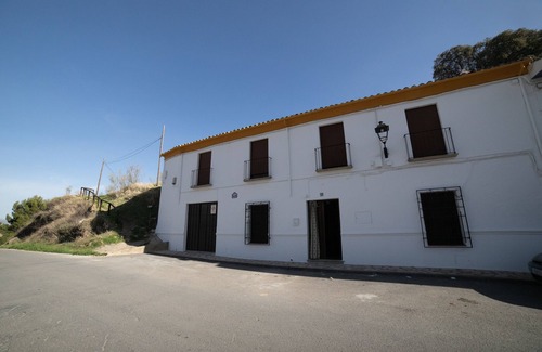 Almedinilla Cabaña | Vivienda Turística de Alojamiento Rural Capacidad 16 personas VTAR/CO/00607