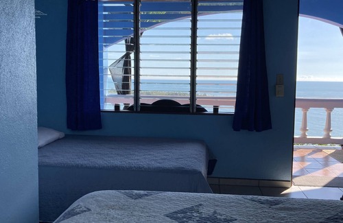 Ciudad Cortes Hotel | El Paraiso Azul