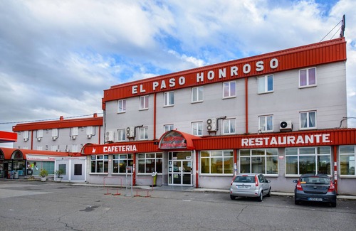 Hospital de Orbigo Casa | El Paso Honroso