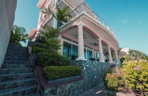 San Miguelito Apartamento | Beach Front Penthouse Escape to Panama's Premier Boutique Hotel