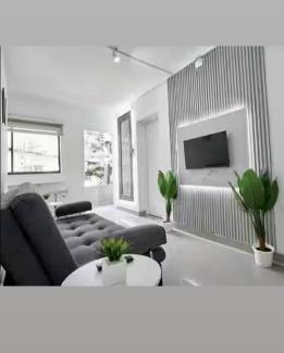 El Poblado Apartamento | El Poblado 4 Bedrooms 2 Baths Private Terrace