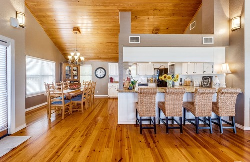 Canyon Lake Casa | TARIFAS ESPECIALES DE OTOÑO - ¡El clima más frío está a la vuelta de la esquina y también lo están los Smores!
