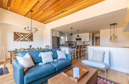 Teepee Town Casa | El Refugio - Private Townhouse with Amazing Views