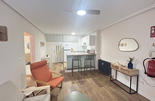 Oviedo City Centre Apartamento | El Rubio de Campoamor-Apartment-City-Ensuite with Shower