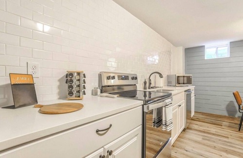 Broadmoor Apartamento | El Sereno Bungalow! Pet-Friendly Ivywild Flat