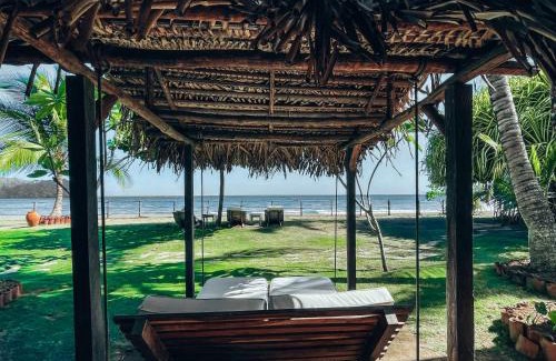 Las Escobas del Venado Hotel | El Sitio de Playa Venao