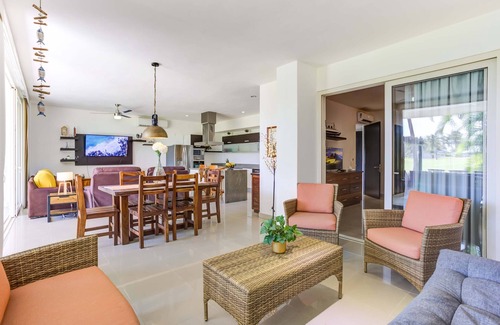 Las Jarretaderas Condominio | El Tigre Delux, 2 BD, Vista a la Alberca y al Golf, ¡cerca de las Playas!