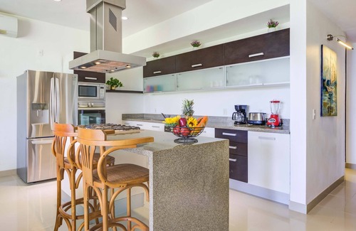 Las Jarretaderas Condominio | El Tigre Delux, 2 BD, Vista a la Alberca y al Golf, ¡cerca de las Playas!