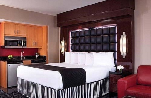 Las Vegas Hotel | Elara Hilton Grand Vacation Deluxe King Suite - Las Vegas, Nevada