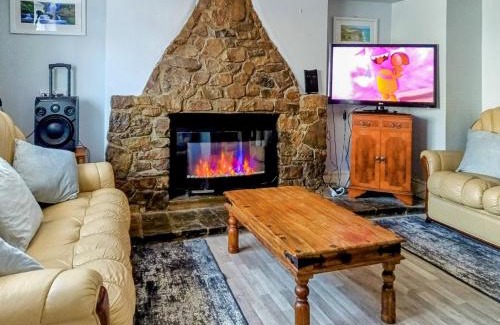 Bridgend Casa | Elder Cottage