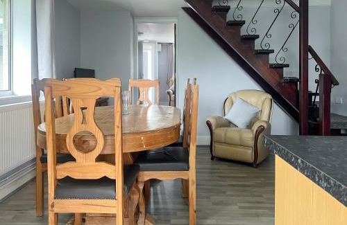 Bridgend Casa | Elder Cottage