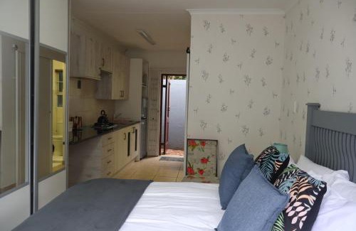 Greater Johannesburg Metropolitan Area Apartamento | Elder Grove Cottage