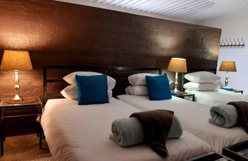 Okaukuejo Casa | Eldorado Lodge