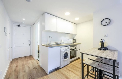 San Sebastian de los Reyes Apartamento | Elegant Studio with Private Terrace by RentitUP