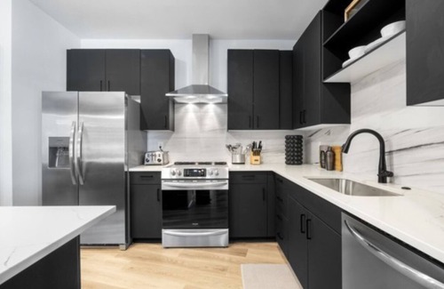 West End Condominio | Electric - Odyssey - West End Top Floor 2 Bedroom - Minutes from Broadway