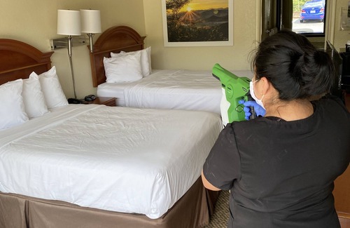 Candler Hotel | Days Inn Asheville West - Southern ¡Cena con nosotros!