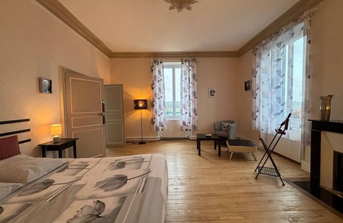 Le Blanc Cama Y Desayuno | Elegancia y confort en el corazón de Brenne con aparcamiento