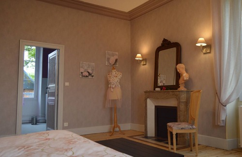 Le Blanc Cama Y Desayuno | Elegancia y confort en el corazón de Brenne con aparcamiento