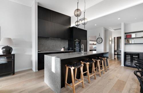Wanaka Casa | Elegance on Warren