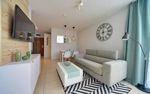 Niechorze Apartamento | Eleganckie Apartamenty Sun Seasons 24 Blisko Plaży z Parkingiem by Noclegi Renters