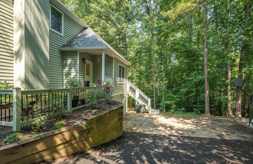 Batesville Casa | Elegant 1-BDR home away from home in magical location near UVA, Parking/yard