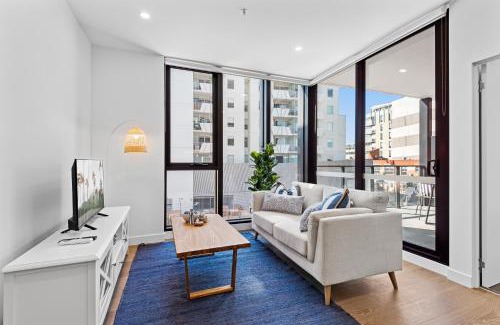 Preston Apartamento | Elegant 1-Bed by Shops with Rooftop Swimming Pool