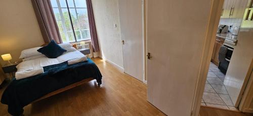 Brondesbury Park Apartamento | Elegant 1-Bed Flat, Sleeps 5, London NW6 - 5 mins to Jubilee, Bakerloo & Overground Lines