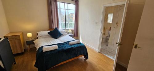 Brondesbury Park Apartamento | Elegant 1-Bed Flat, Sleeps 5, London NW6 - 5 mins to Jubilee, Bakerloo & Overground Lines