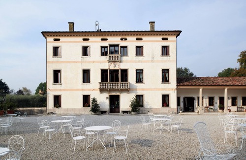 Romano d'Ezzelino Villa | Elegant 16th-Century Villa in Veneto - Perfect for Groups
