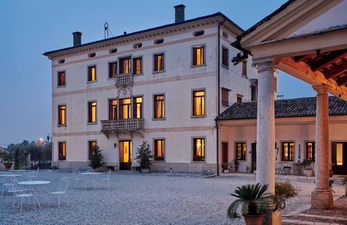 Romano d'Ezzelino Villa | Elegant 16th-Century Villa in Veneto - Perfect for Groups