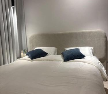 Dammam Apartamento | Elegant 1BR Suite, Walk to Café&Supermarket