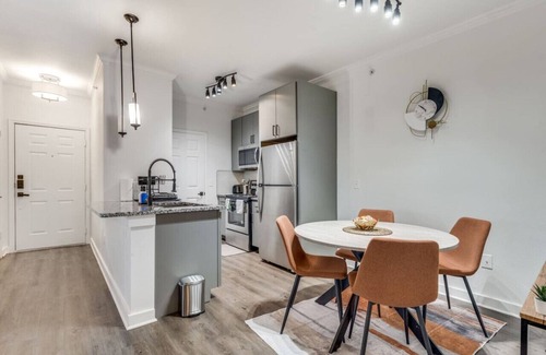 McNeil Apartamento | Elegant 1BR w/resort style pool near The Domain