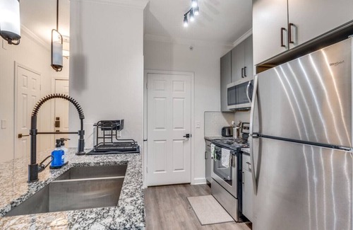 McNeil Apartamento | Elegant 1BR w/resort style pool near The Domain