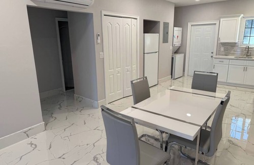 Bahamas Terrace Apartamento | Elegant 2 bed-2 bath