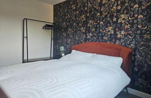Paisley Apartamento | Elegant 2 Bed Flat Perfect for RAH and Airport