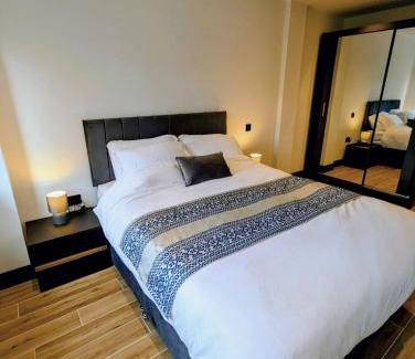 North Finchley Apartamento | Elegant 2 bed flat with balcony in London