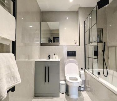 North Finchley Apartamento | Elegant 2 bed flat with balcony in London