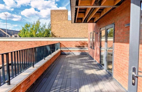 North Finchley Apartamento | Elegant 2 bed flat with balcony in London